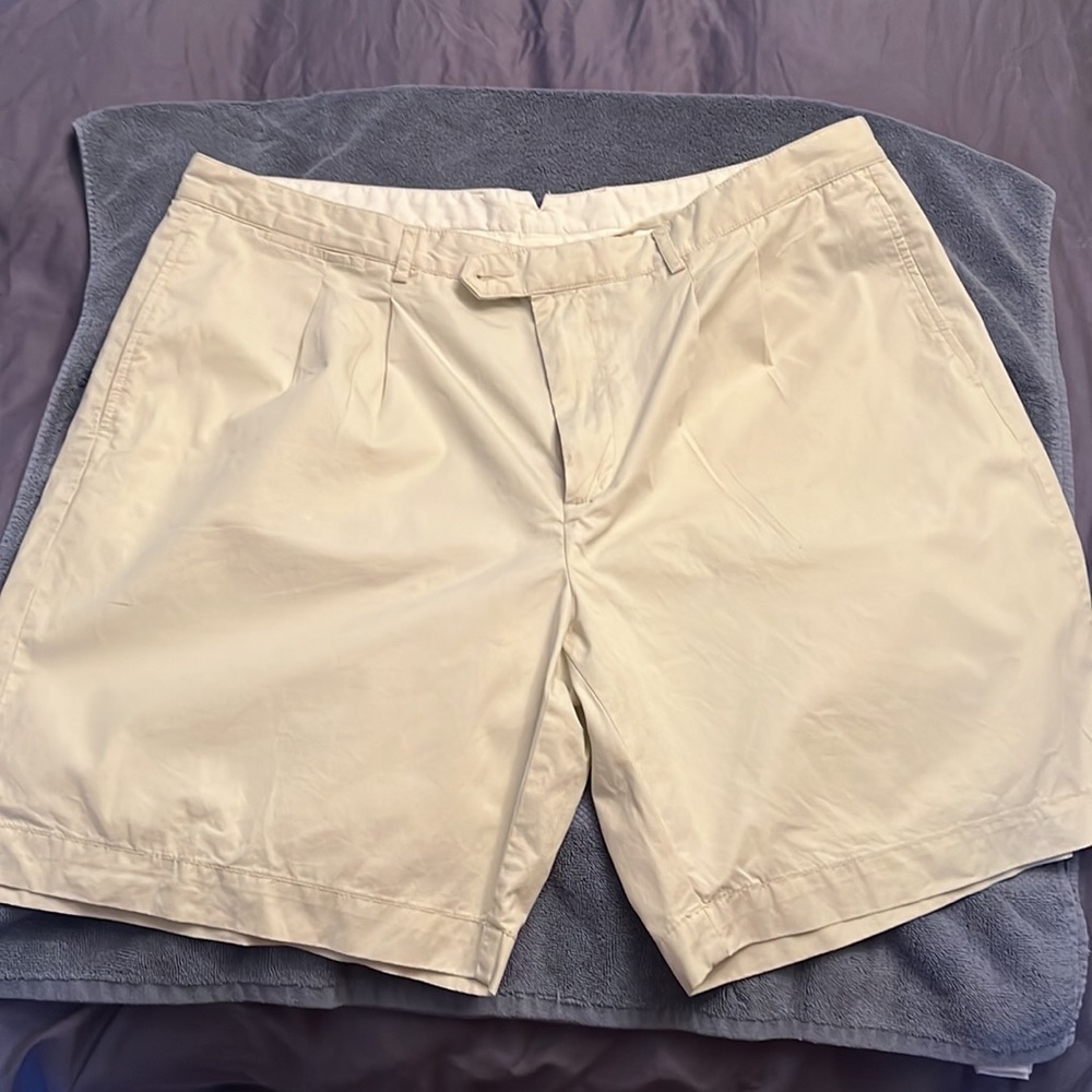 Beige Size 42 Cremieux shorts Pleated all cotton EUC